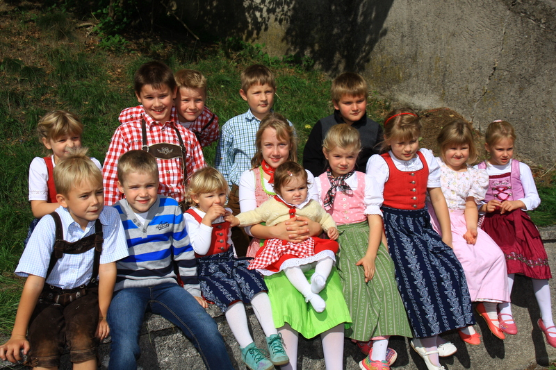 Trachtenkinder