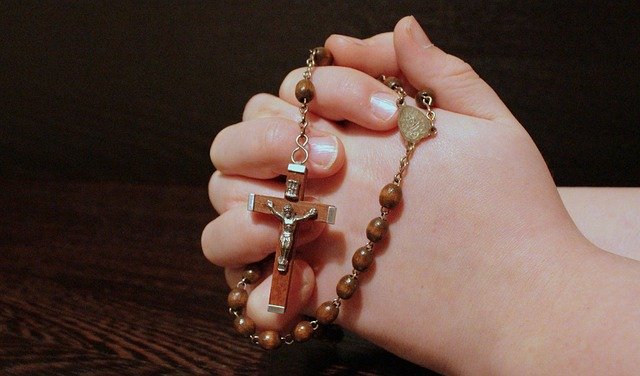 rosary 1211064 640 pixabay cco Myriams Fotos